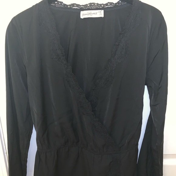 Abercrombie & Fitch Black Sateen Wrap Top w/ Lace - Picture 5 of 10